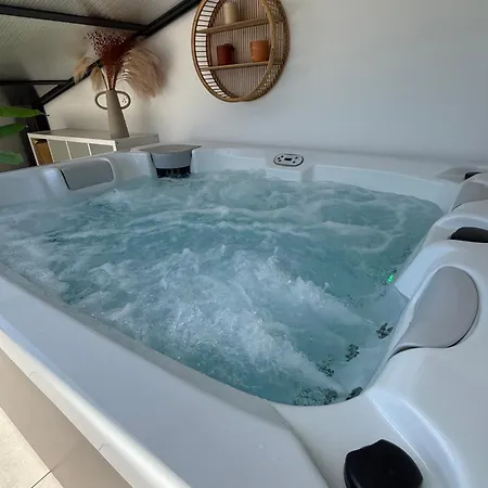 3 Ch Vue O Fil De L'eau Апартаменты